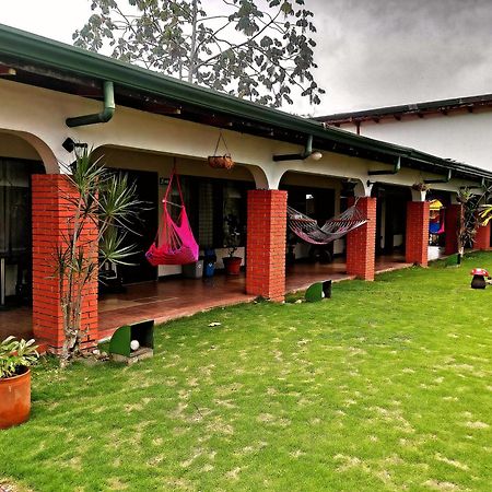 Hotel Wagelia Turrialba Buitenkant foto