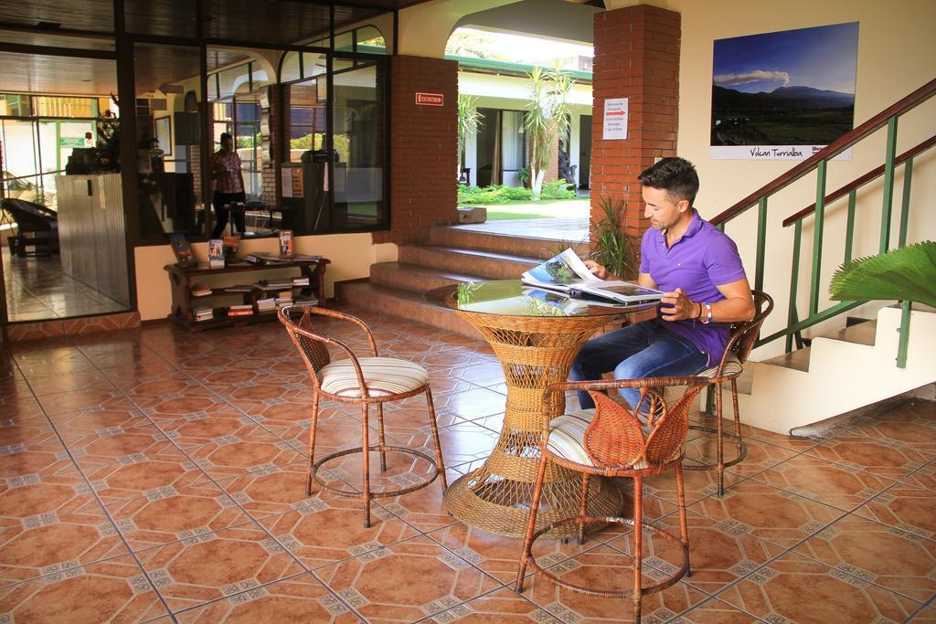 Hotel Wagelia Turrialba Buitenkant foto