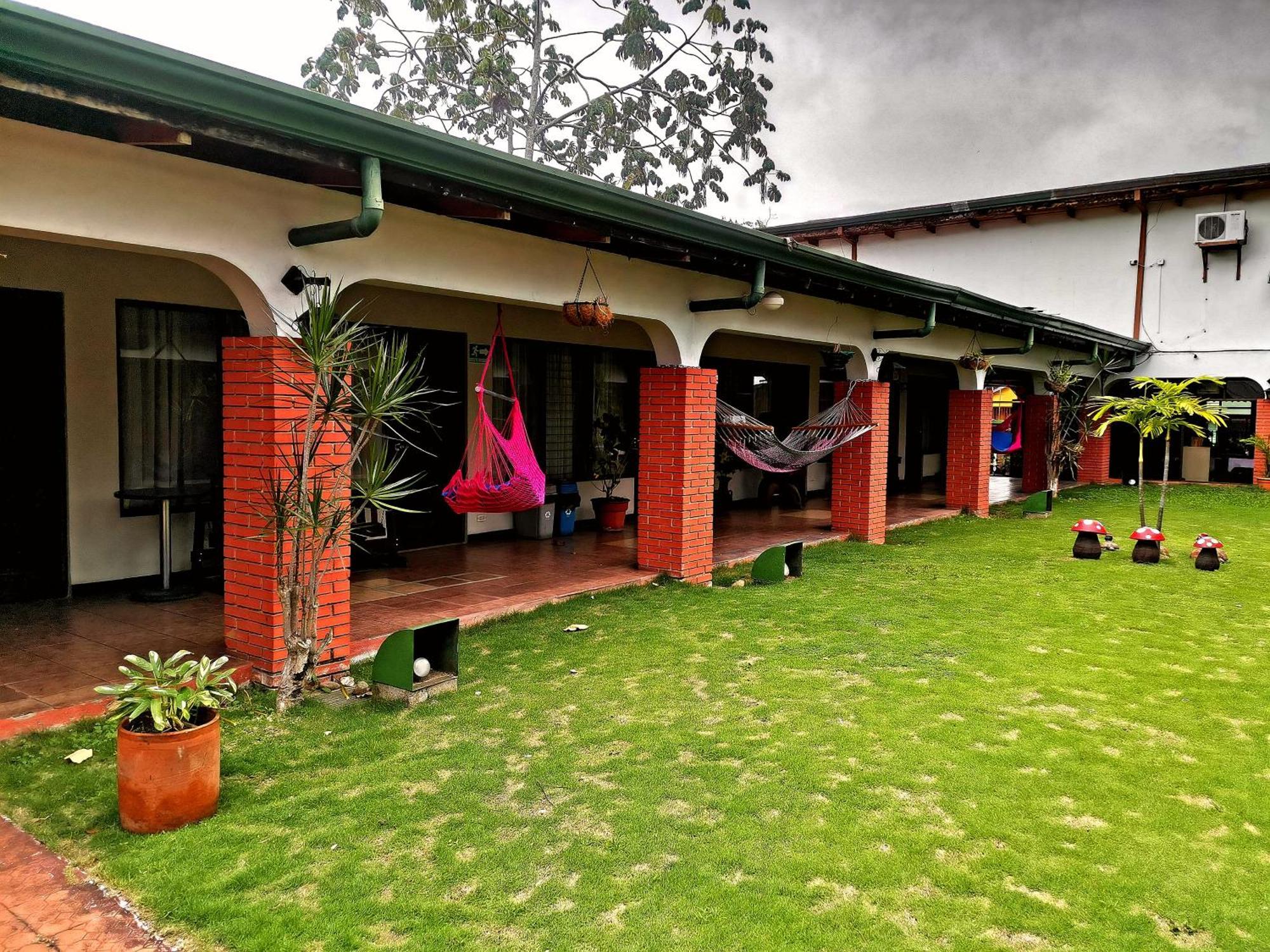 Hotel Wagelia Turrialba Buitenkant foto