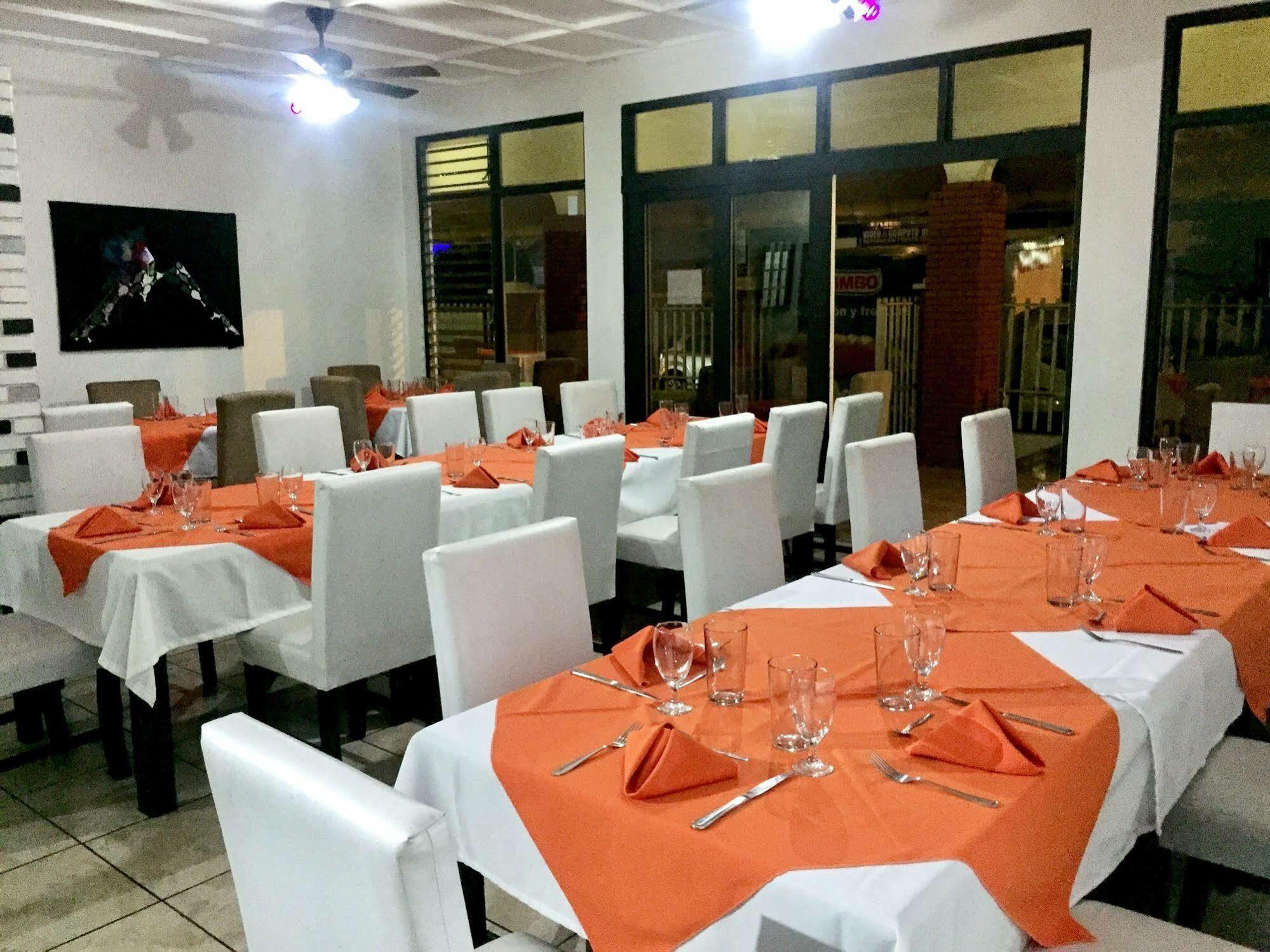 Hotel Wagelia Turrialba Buitenkant foto