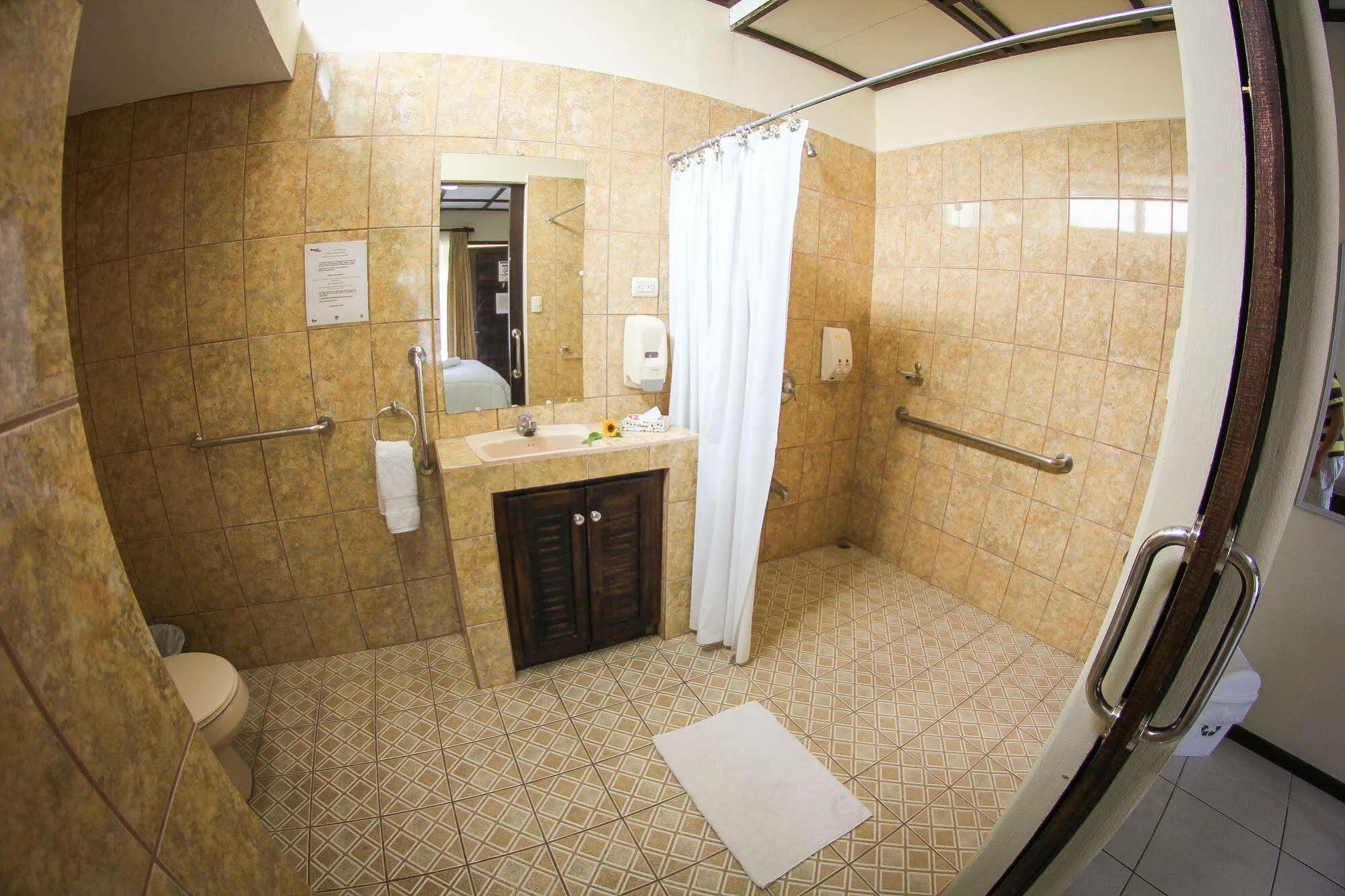 Hotel Wagelia Turrialba Buitenkant foto