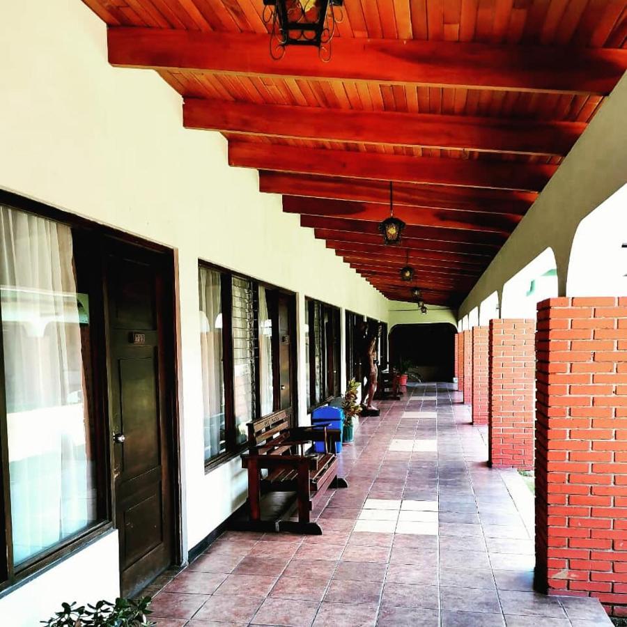 Hotel Wagelia Turrialba Buitenkant foto